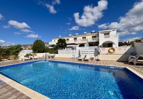 Town House For Sale in Peyia, Paphos - SL24775