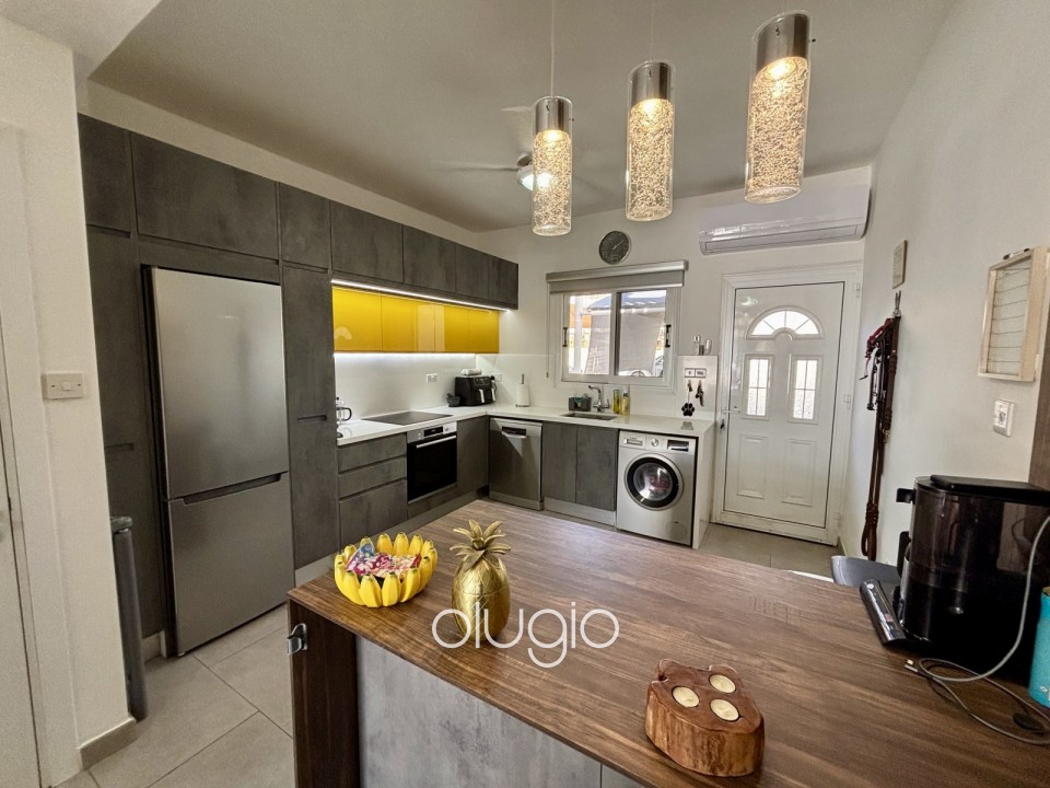 Town House For Sale in Peyia