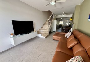 Town House For Sale in Peyia
