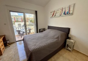 Town House For Sale in Peyia