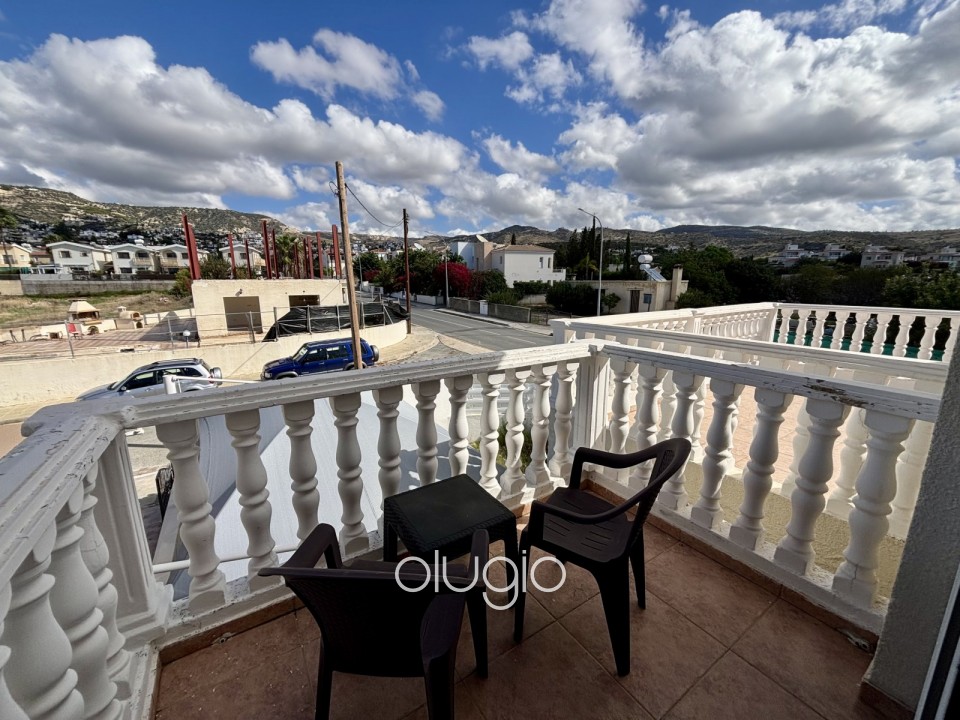 Town House For Sale in Peyia