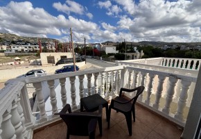Town House For Sale in Peyia