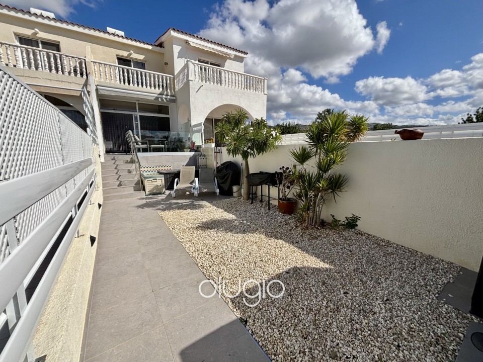 Town House For Sale in Peyia