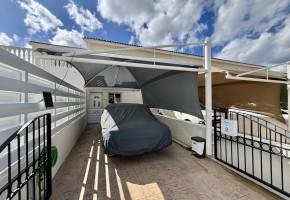 Town House For Sale in Peyia