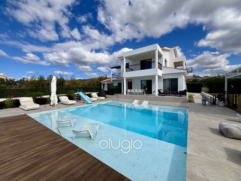 Detached Villa For Sale in Sea Caves - St.George