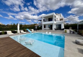Detached Villa For Sale in Sea Caves - St.George, Paphos - S