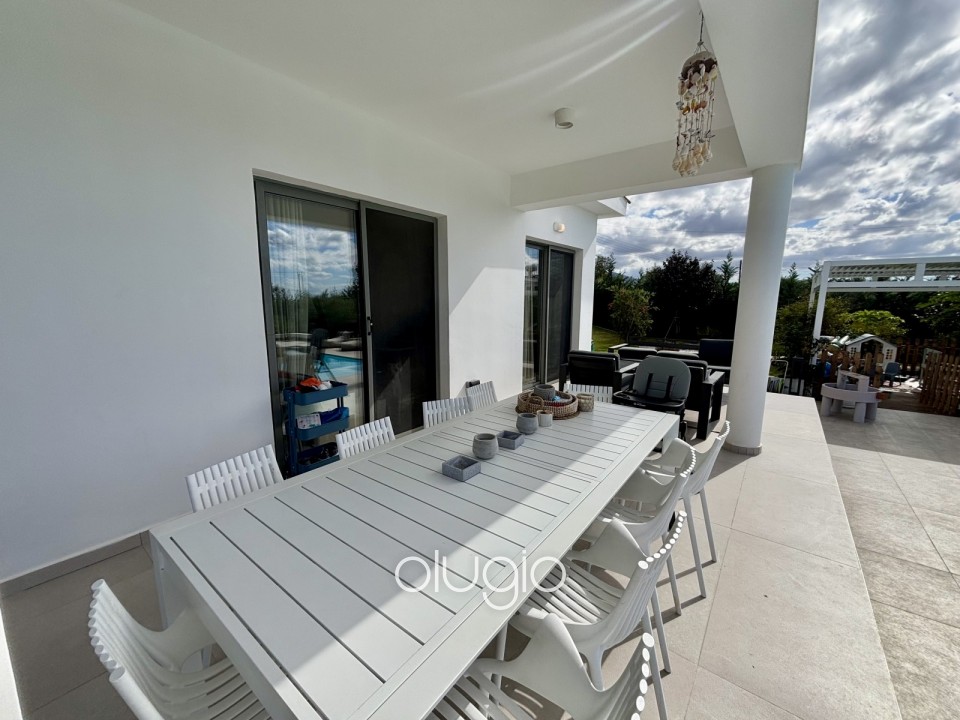 Detached Villa For Sale in Sea Caves - St.George