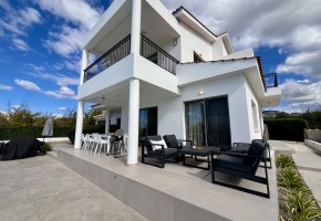 Detached Villa For Sale in Sea Caves - St.George