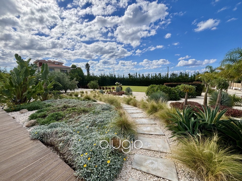 Detached Villa For Sale in Sea Caves - St.George