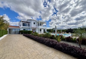 Detached Villa For Sale in Sea Caves - St.George