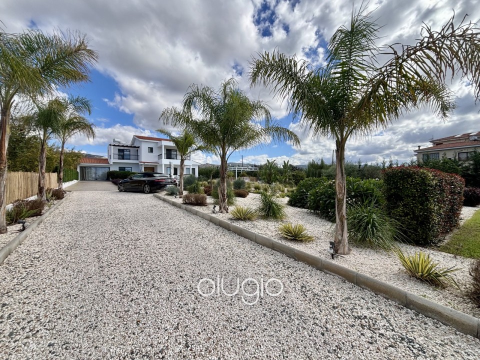 Detached Villa For Sale in Sea Caves - St.George