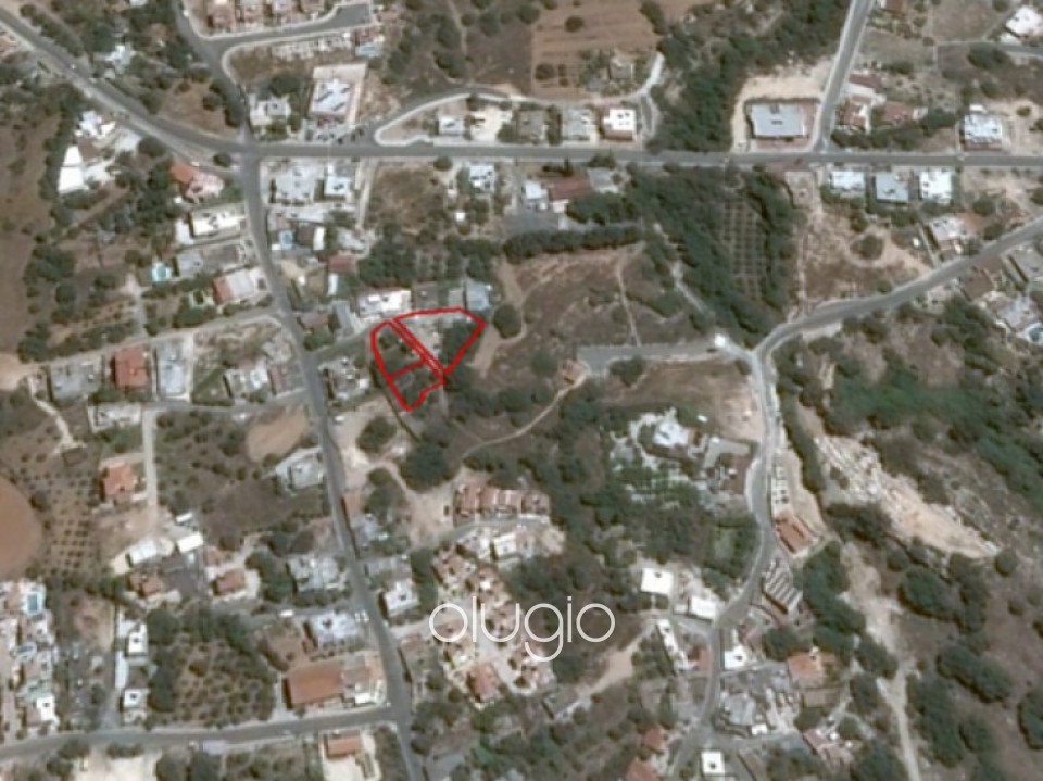 Large piece of land in Tremithousa