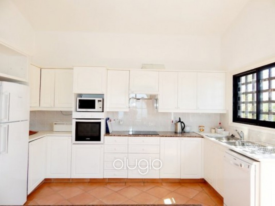 5 Bedroom Bungalow with Panoramic Views in Kamares, Tala