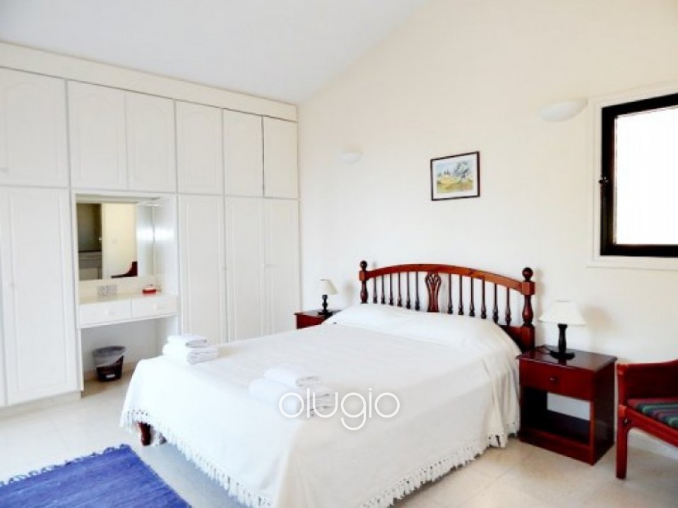 5 Bedroom Bungalow with Panoramic Views in Kamares, Tala