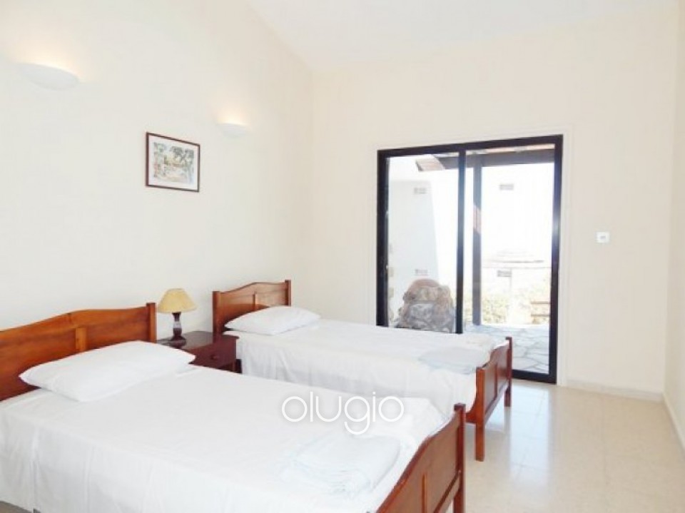 5 Bedroom Bungalow with Panoramic Views in Kamares, Tala