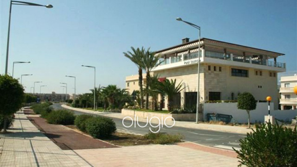 Apartment For Sale  in  Tombs of the Kings